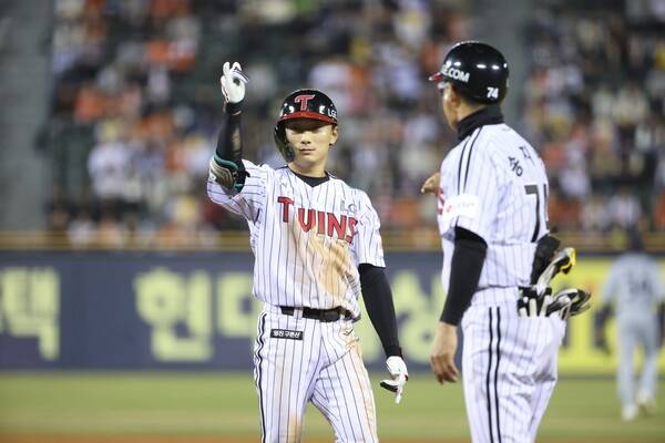 '연봉 4억은 받아야죠!' 육성선수→2차 드래프트→우승→골든글러브, 역대급 반전 활약, LG 왕조 주축으로 거듭난 신민재