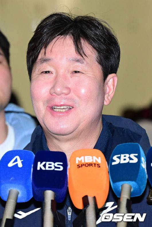 ‘ML 선수 최대 9명 참가’ 류지현 감독 “이정후·김하성 1차캠프 불참 잘못 아니야, 고우석 구위 기대” [오!쎈 인천공항]