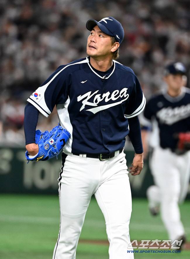 '도쿄참사 줄줄이 은퇴 선언' 왜 류현진은 기꺼이 태극마크 달았나…