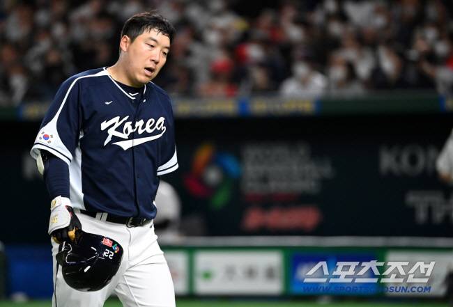 '도쿄참사 줄줄이 은퇴 선언' 왜 류현진은 기꺼이 태극마크 달았나…