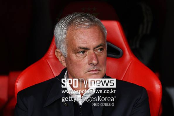 이정도면 한국인 아닌가…‘정신상태 개조’ 무리뉴 감독 “합숙 훈련 발표” 리그컵 준결승 패배→파격적인 결단