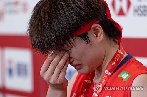 '안세영에 8전8패' 中 왕즈이, 이번엔 눈물 닦을까→8강서 와르다니 2-0 완파+결승서 AN 만날 가능성