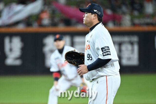 “홈런 맞아서 지면 어쩔 수 없는데…” 류현진의 태극마크 라스트댄스, 이것 하나를 꼭 당부했다[MD인천공항]