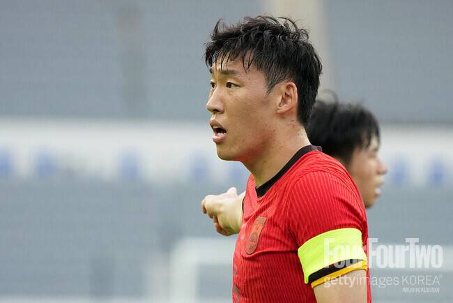 “나는 중국의 희망이다, 손흥민 뛰어넘어 보겠다”던 그 선수… 중국 국가대표팀 주장으로 선임