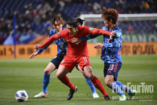 “나는 중국의 희망이다, 손흥민 뛰어넘어 보겠다”던 그 선수… 중국 국가대표팀 주장으로 선임