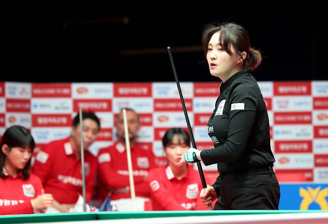 ‘당구 여제’ 김가영 6세트서 패배…PBA 1위 경쟁 ‘끝까지 간다’