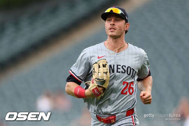 179홈런 베테랑 외야수, 금지약물 적발→80G 출장 정지 징계…FA 미아에 은퇴 위기 몰렸다