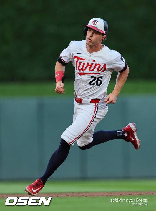 179홈런 베테랑 외야수, 금지약물 적발→80G 출장 정지 징계…FA 미아에 은퇴 위기 몰렸다