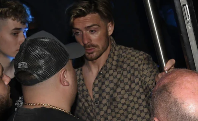 청소 직원들 경기장 임원석으로 초대… “당신을 위해 일해 기쁩니다” 그릴리쉬의 훈훈한 미담