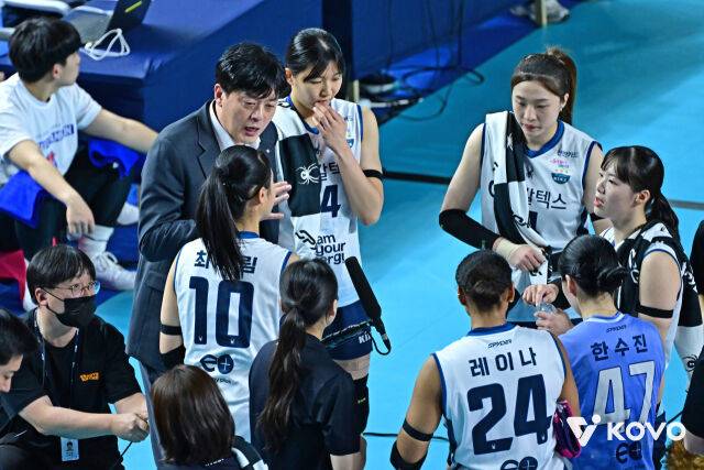 GS 실바 1세트 2점→2세트 14점→3세트 7점, 이영택 감독 “컨디션이 나쁘진 않았는데...” [MD김천]