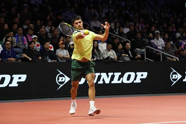 한국서 펼쳐진 세계 1·2위 맞대결…알카라스, 시너에 2-0 승리