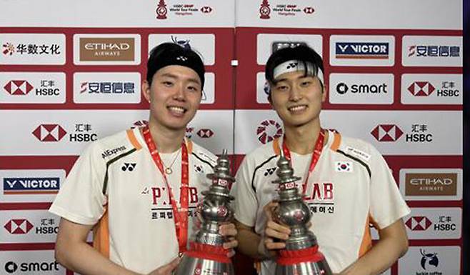 '황금 콤비' 서승재·김원호, 결승 진출…잉글랜드 조에 역전승