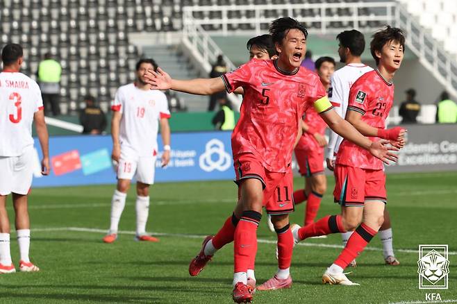 '죽다 살았다' 韓 U23, 접전 끝에 레바논 4-2 격파→아시안컵 첫 승전고... 강성진 결승골