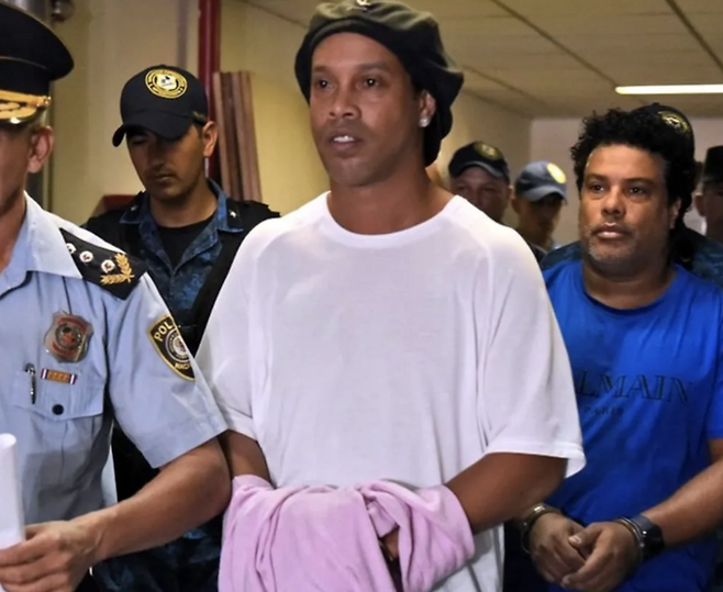 한국 방문했던 호나우지뉴 “감옥에서 맞거나 끔찍한 일…” 아찔했던 ‘그 날’ 회고