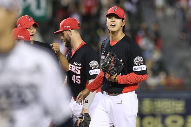 은퇴 번복해도 되겠는데? 최고 156.7km 쾅! 美에서 전해진 KIA 아픈손가락의 근황