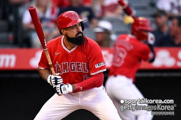 '야구 안 해도 555억은 챙긴다' MLB 역사에 남을 최악의 먹튀, 잔여 연봉 3800만 달러 분할 수령