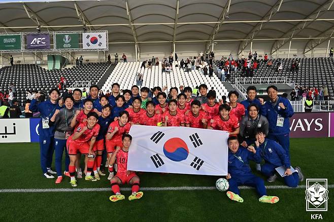 '레바논에 진땀승' 한국, 우즈벡 제치고 U23 아시안컵 1위 도약... 최종전 비겨도 8강