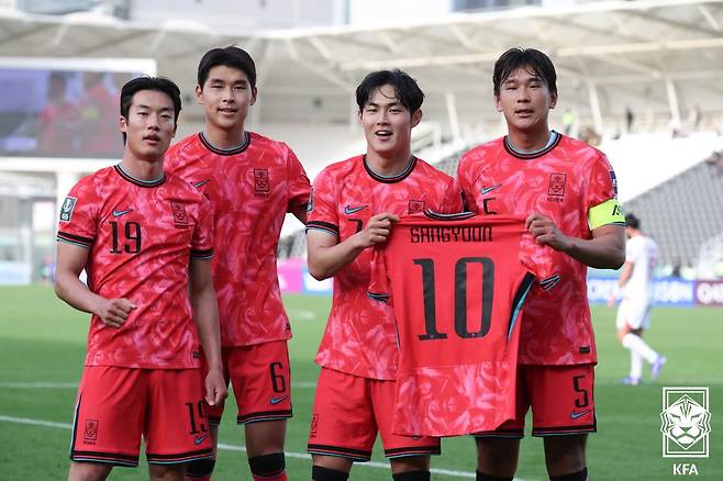 '레바논에 진땀승' 한국, 우즈벡 제치고 U23 아시안컵 1위 도약... 최종전 비겨도 8강