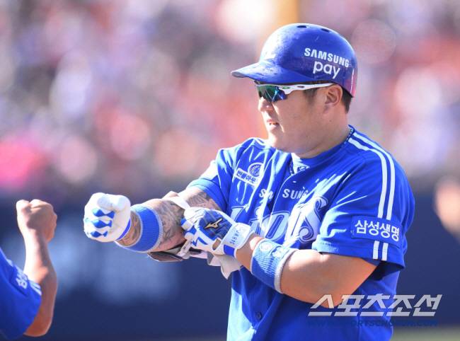 2년 26억→2년 20억→은퇴→?, '레전드' FA 계약규모는 나이 반비례? 최초 3000안타 도전도 남았는데…