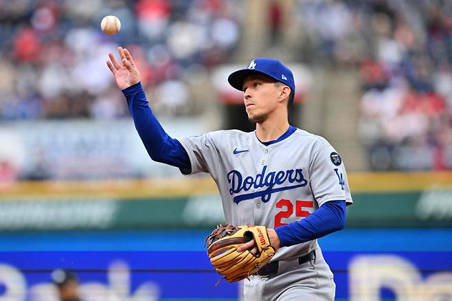 '최초 혼혈 선수' 토미 '현수' 에드먼이 한국팬들에게 미안해 한 이유,