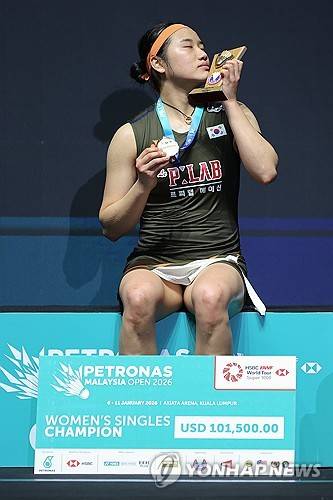 '하루 쉬고도 안세영 못 이긴' 왕즈이, '하루 쉬니 2-0으로 이기는' 안세영[초점]