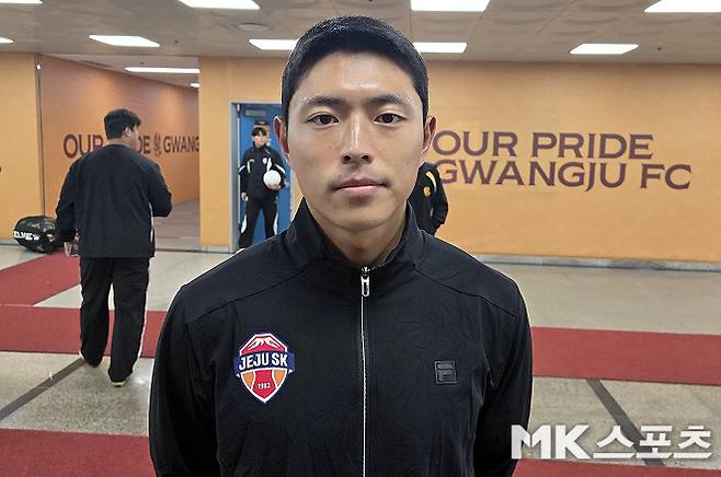 군 상사를 전역 2달 만에 직장 상사로 만난다면? 이동준 “정정용 감독께서 ‘왜 충성 안 하느냐’고 하셨어”···“요즘 재입대한 기분 든다”