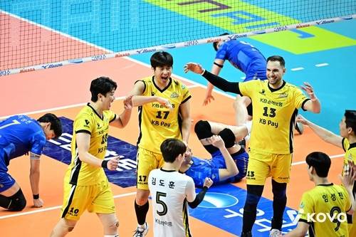 기업은행, 현대건설 꺾고 4연승·4위 도약…흐름 바꾼 판정(종합)