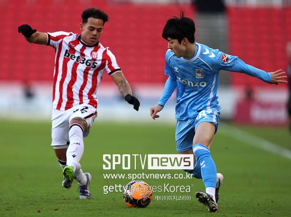 '273골 175도움' PL 전설이 한국인 원하는 이유 있었다...'데뷔전' 치른 양민혁, 램파드 감독 선택 받아 '맹활약'