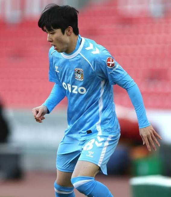 '273골 175도움' PL 전설이 한국인 원하는 이유 있었다...'데뷔전' 치른 양민혁, 램파드 감독 선택 받아 '맹활약'