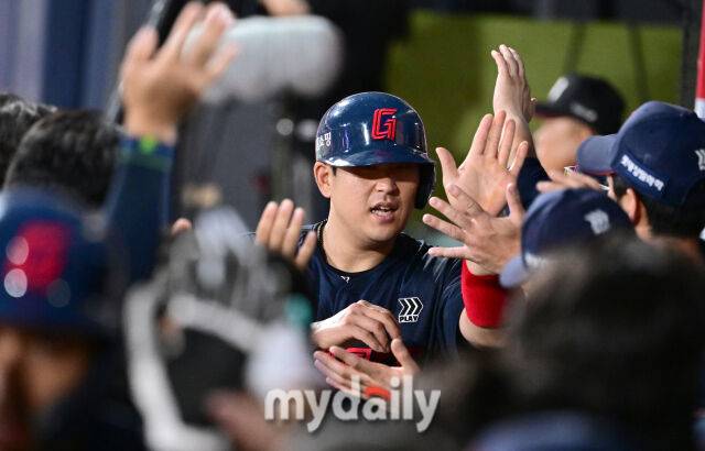 양의지는 42억원 포기하고 FA 선언해도 대박 유력…FA 포수 대이동? 박세혁·유강남은 증명이 우선이다