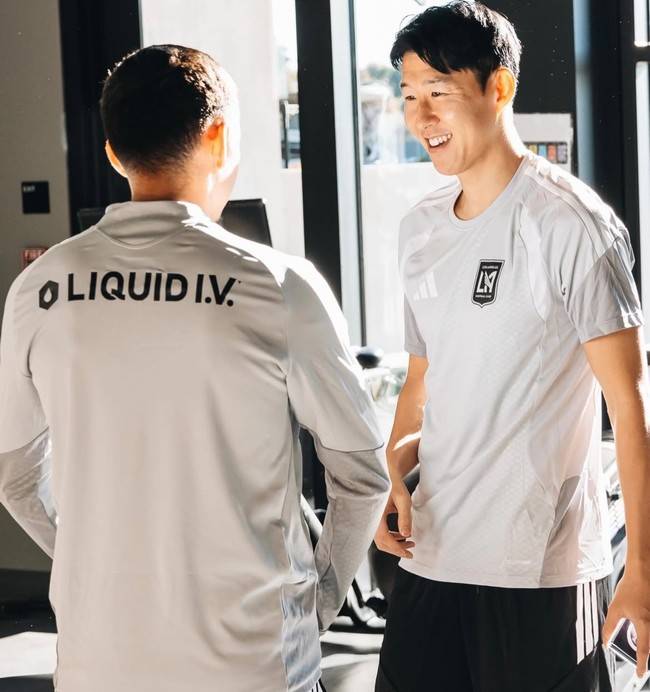 토트넘 복귀 대신 LAFC 존중 지킨 손흥민, 2026 첫 소집+훈련 참여...개막전서 메시 잡고 MLS컵 우승까지