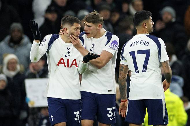 토트넘 또또또 초비상 공식발표 나온다, '손흥민 그리워 죽겠네'...핵심 벤탄쿠르 햄스트링 파열 '3~4개월 결장'