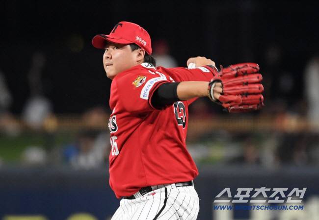 KIA 트레이드 승부수 안 끝났다…단장 더그아웃 달려가게 한 그 투수, 올해가 진짜다