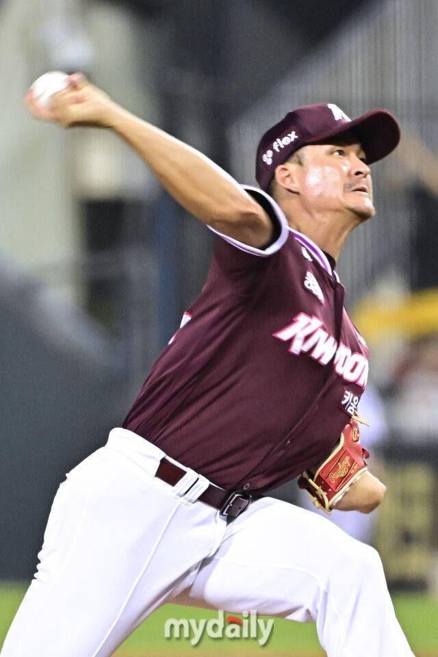 이택근은 복귀였고, 키움 실질적 첫 외부 FA는 이 투수…어느덧 4년 계약의 끝자락, 마지막 대반전 절실