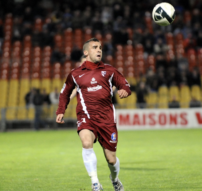 '악성 종양 진단' 33세에 다리 절단한 축구 선수, 결국 42세 나이에 사망...