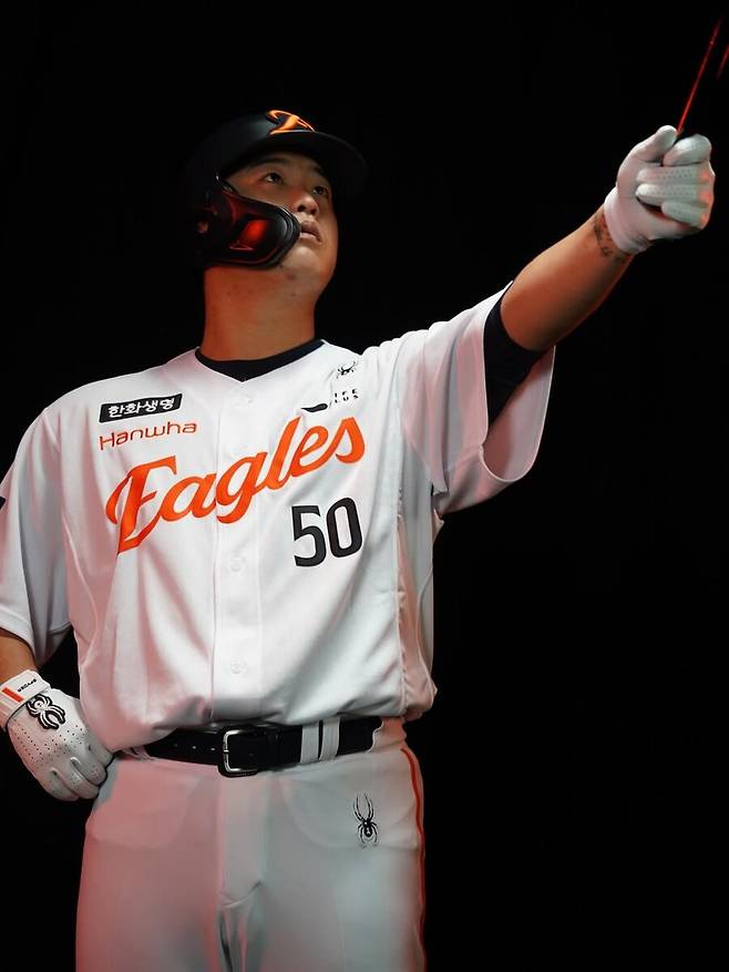'마침내 공개' 강백호 이렇게 한화 유니폼 잘 어울리는 선수였나…100억 계약 진짜 실감, 옷피셜에 이글스 팬들 열광