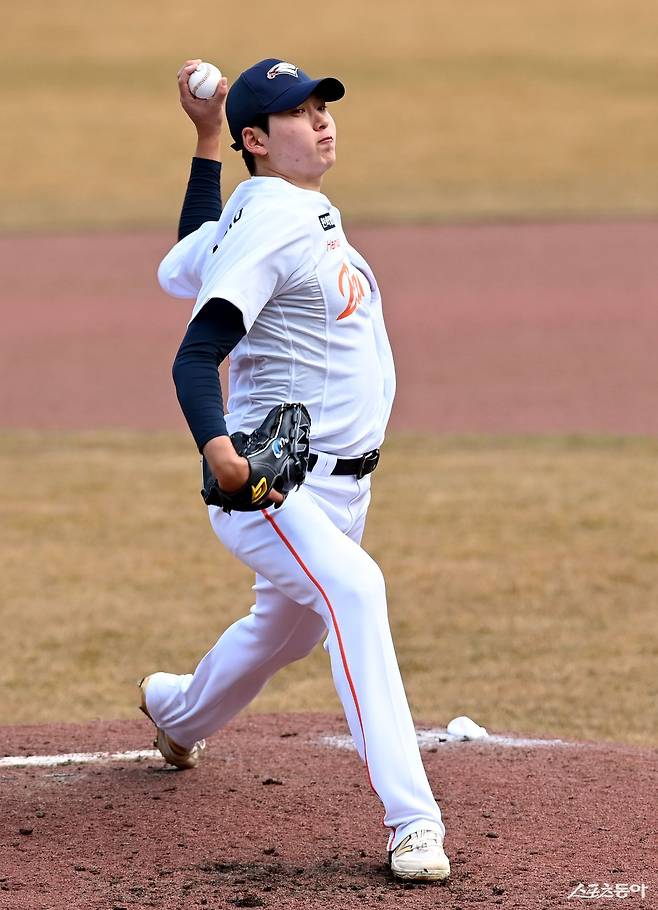 한승혁 KT행·김범수 계약 소식 無…불펜 전력 보강 열쇠 쥔 한화 황준서·조동욱