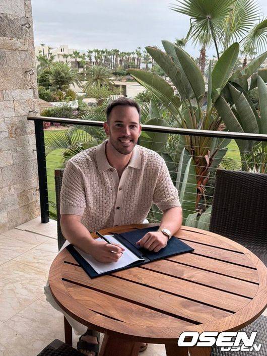 ‘두산도 대박났다’ 벌써 외인투수 부상 악재, 157km 좌완 파이어볼러로 교체? 오히려 전화위복 될까