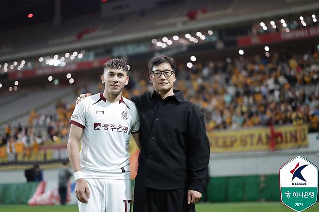 [오피셜] 수원, '이정효 황태자' 헤이스 전격 영입!