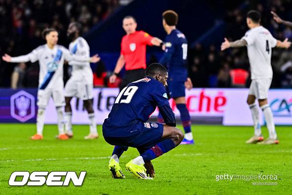 '디펜딩 챔피언' PSG 무너지는 건 한순간... 슈팅 21개 퍼붓고도 '승격팀' 파리FC에 0-1 패→프랑스컵 탈락