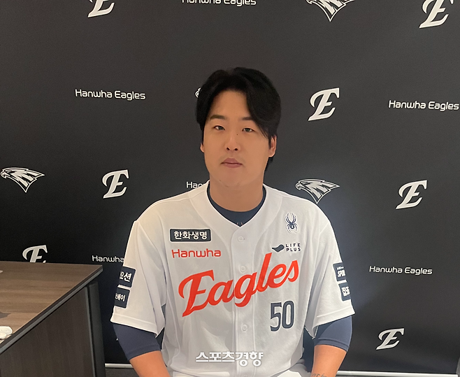 한화 유니폼 입은 강백호 “어서 시즌 개막했으면…‘혜자 계약’이라는 말 듣게 하고 싶어요”[스경X인터뷰]