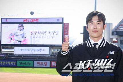 2년 15억 걷어찼는데 미계약 위기. 그런데 2년 42억원을 뿌리칠 수 있다고? KBO 최고 포수가 태풍을 몰고온다