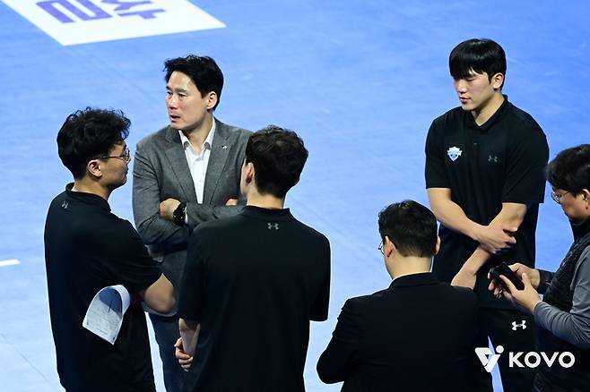 논란의 터치아웃 판정, 오심인가 아닌가…KOVO도 아직 결론 못 내, 내부에서도 엇갈리는 목소리