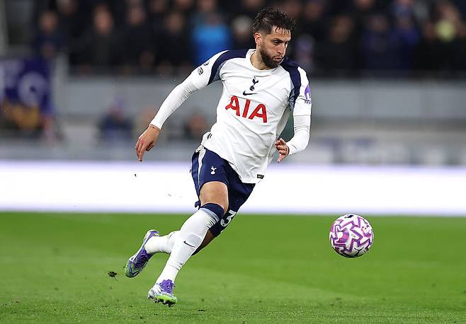 '비피셜' 英 BBC 확인, '손흥민 인종차별' 이후 안 풀린다…'햄스트링 부상' 벤탄쿠르, 사실상 '시즌 아웃'