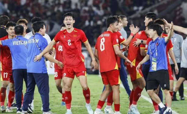 한국은 0-6 참패했는데...