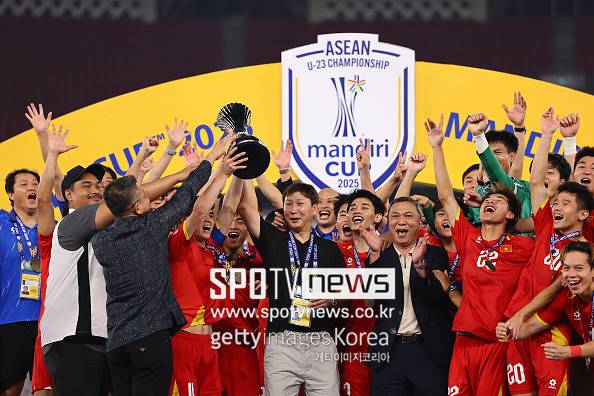 한국은 0-6 참패했는데...