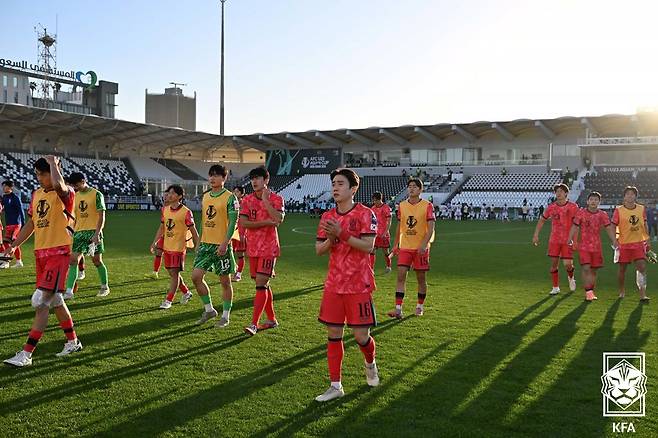 'U-23' 이민성호, 'U-21' 우즈베크에 '쩔쩔'…U-23 아시안컵 8강 확정 '아직'→득점 없이 마무리 (전반종료)