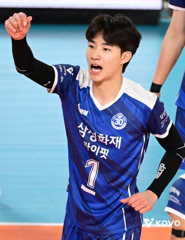 '감독 자진사퇴→승률 60%' 꼴찌팀 대반란 시작됐다…694일 만에 도전, '패패패패패패패패패패' 라이벌도 이길 수 있나