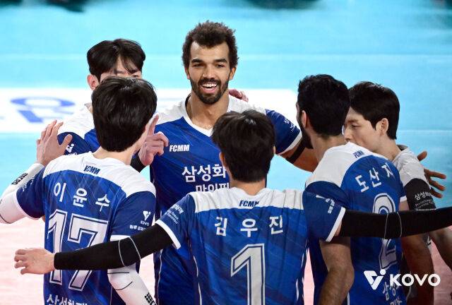 '감독 자진사퇴→승률 60%' 꼴찌팀 대반란 시작됐다…694일 만에 도전, '패패패패패패패패패패' 라이벌도 이길 수 있나