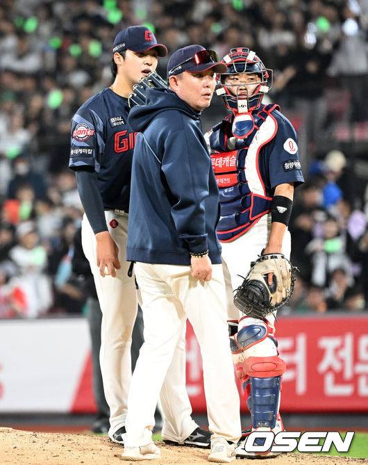 ‘선수+코치’ 31년을 롯데에 몸 바쳤는데, 왜 50세 첫 이적 택했나…부산→익산서 새 출발하다